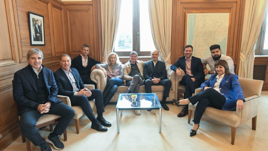 Karina Milei encabezó la reunión que definió la estrategia legislativa de agosto. Foto: NA 