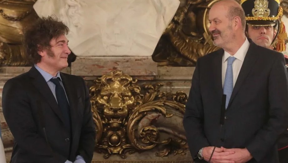 Javier Milei con el ministro de Desregulación, Federico Sturzenegger.