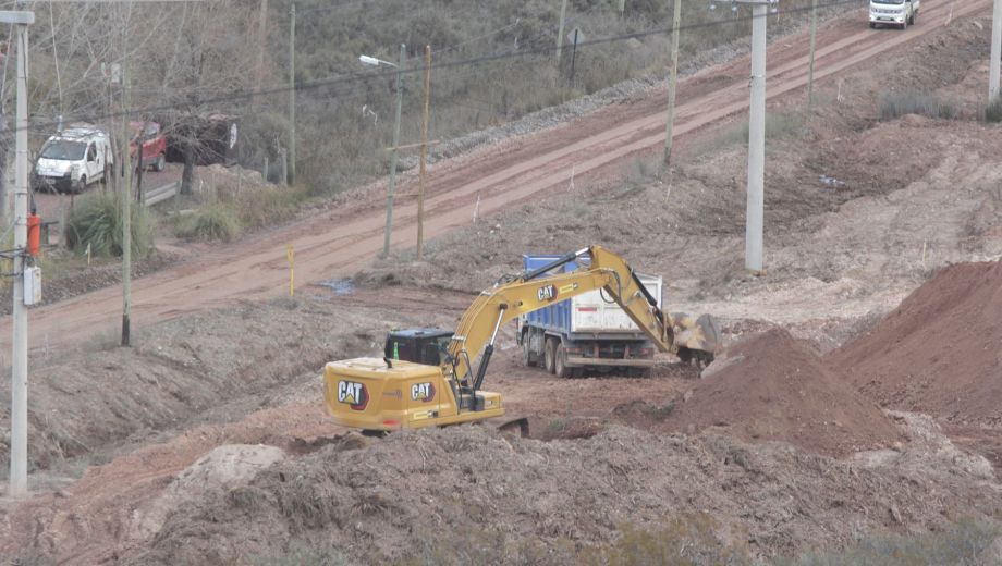 Las obras en la calle Mandalari este lunes 3 de agosto. (Foto: Oscar Livera)