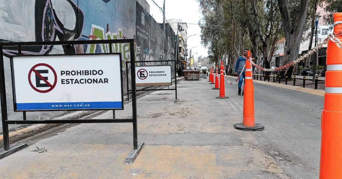 Prohibición de estacionamiento en la diagonal 9 de Julio en Neuquén