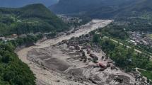 Imagen de En fotos: pueblos sepultados y rescates extremos por las trágicas inundaciones en Nepal