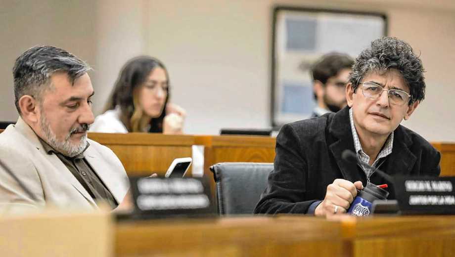 El presidente del bloque del MPN, Atilio Sguazzini, fustigó el rechazo a la aprobación de la ordenanza del municipio (foto Emiliano Ortiz)