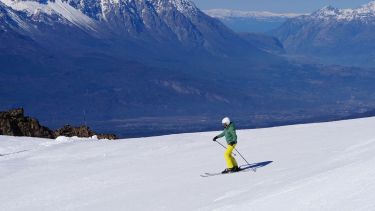 Esquiar en Cerro Perito Moreno en primavera: los precios bajan, hay mucha nieve y promos para Patagónicos