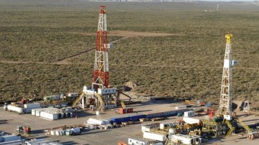 Petroleros jerárquicos rechazaron una reducción de hasta el 23% en contratos de Halliburton con empresas neuquinas