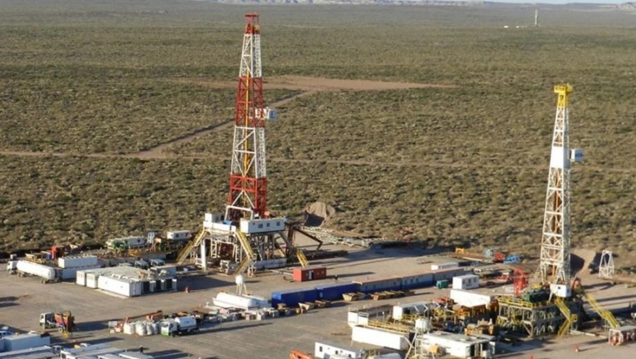 Petroleros jerárquicos rechazaron una reducción de hasta el 23% en contratos de Halliburton con empresas neuquinas.