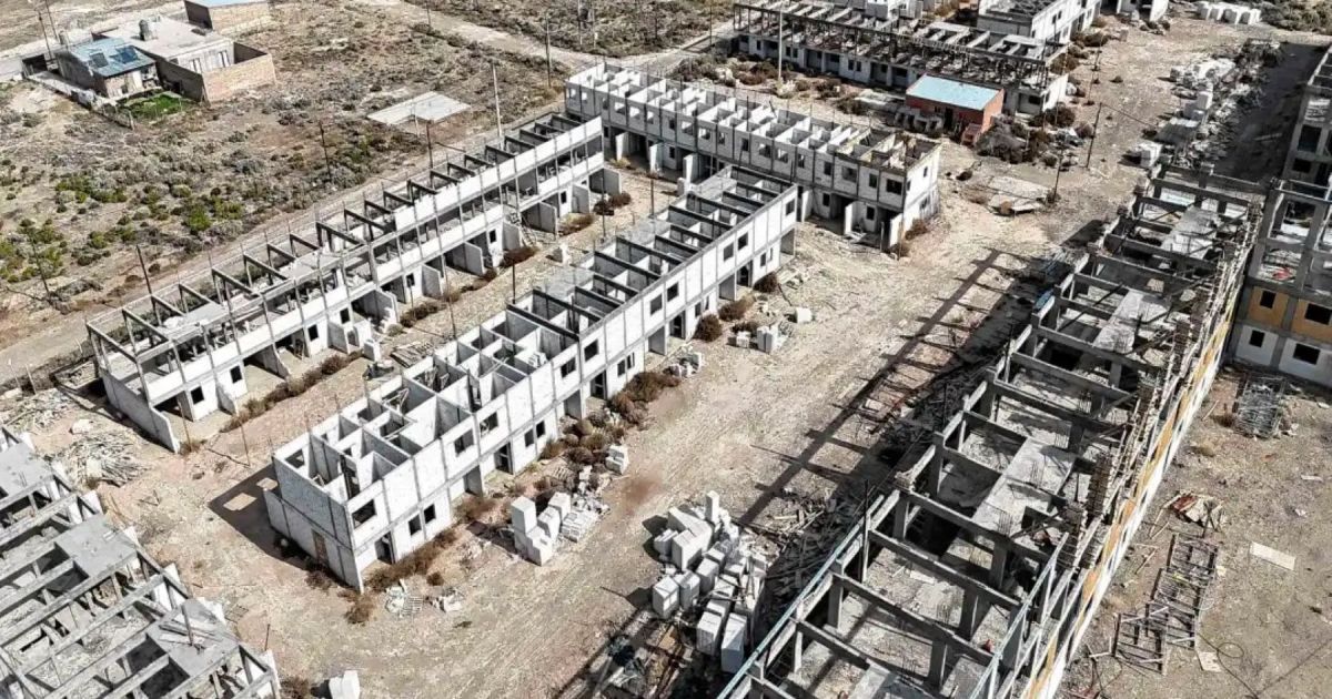Neuquén busca reactivar un complejo habitacional de 140 viviendas en Centenario