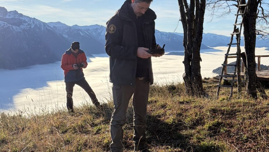 Los drones están equipados con cámaras térmicas para detectar y registrar huemules. Foto: gentileza
