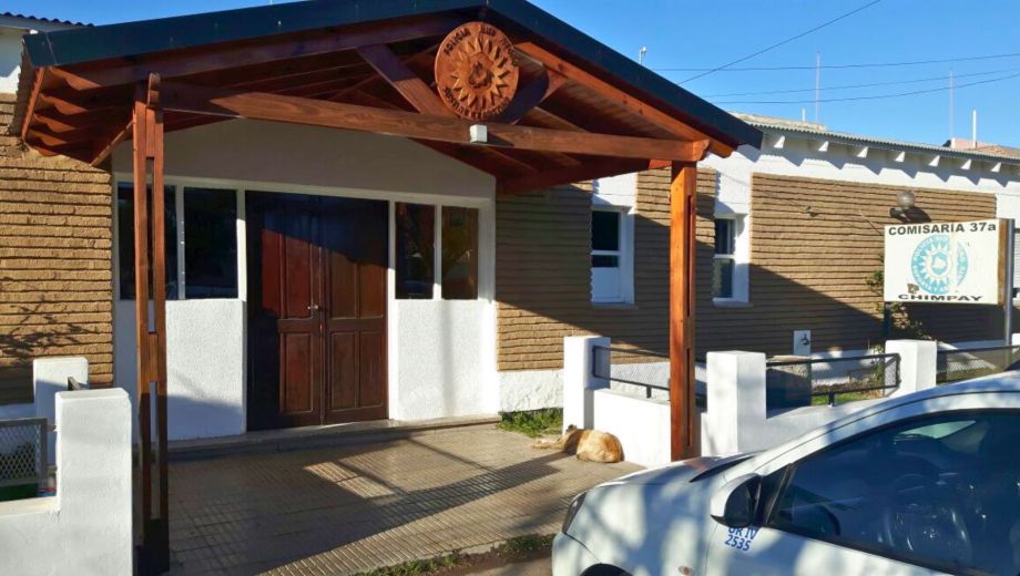 La agresión ocurrió durante la tarde del sábado en inmediaciones de una vivienda de Chimpay.

