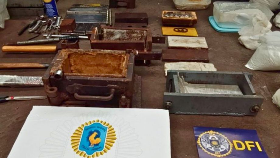 Una red narco operaba entre Buenos Aires y la Patagonia: secuestraron éxtasis, tusi, armas y químicos