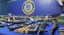 Imagen de Piden juicio para una banda que vendía armas: 11 acusados, 120 secuestros y una investigación que llegó a Neuquén