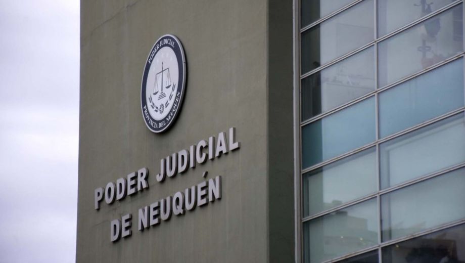 La investigación comenzó tras denuncias anónimas sobre movimientos vinculados con la comercialización de estupefacientes en el barrio Gregorio Álvarez.
