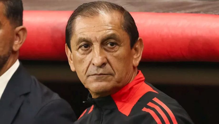 El DT riojano se muere por volver al Millonario. Pinta complicado, pero....