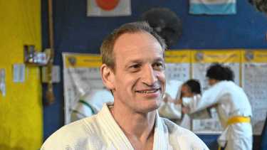 Del quirófano al tatami: la historia del cirujano de Roca que encontró en el judo una forma de vida