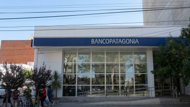 Banco Patagonia acordó la compra de parte de la cartera del Banco Industrial
