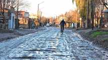 Imagen de Calles anegadas, barro y pozos profundos, lo que dejó el temporal: ¿cuándo volverán las lluvias al Alto Valle?
