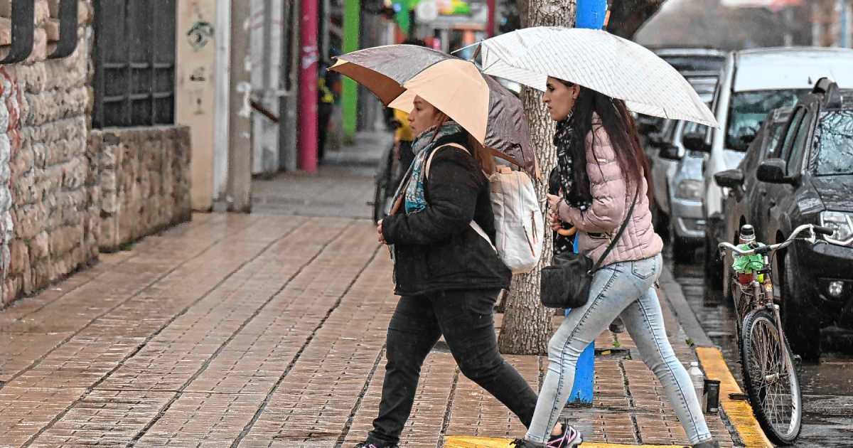 Fuertes temporales con lluvia, nieve y viento en la cordillera patagónica