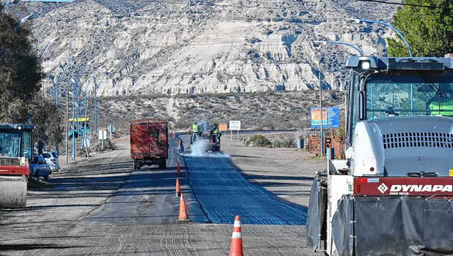 Las obras continúan en el primer tramo y finalizarán en enero del próximo año. Foto: Juan Thomes.