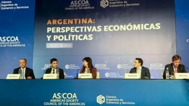 Esto es en off: del fallido futbolero de un gobernador, a la reunión incómoda en Bariloche