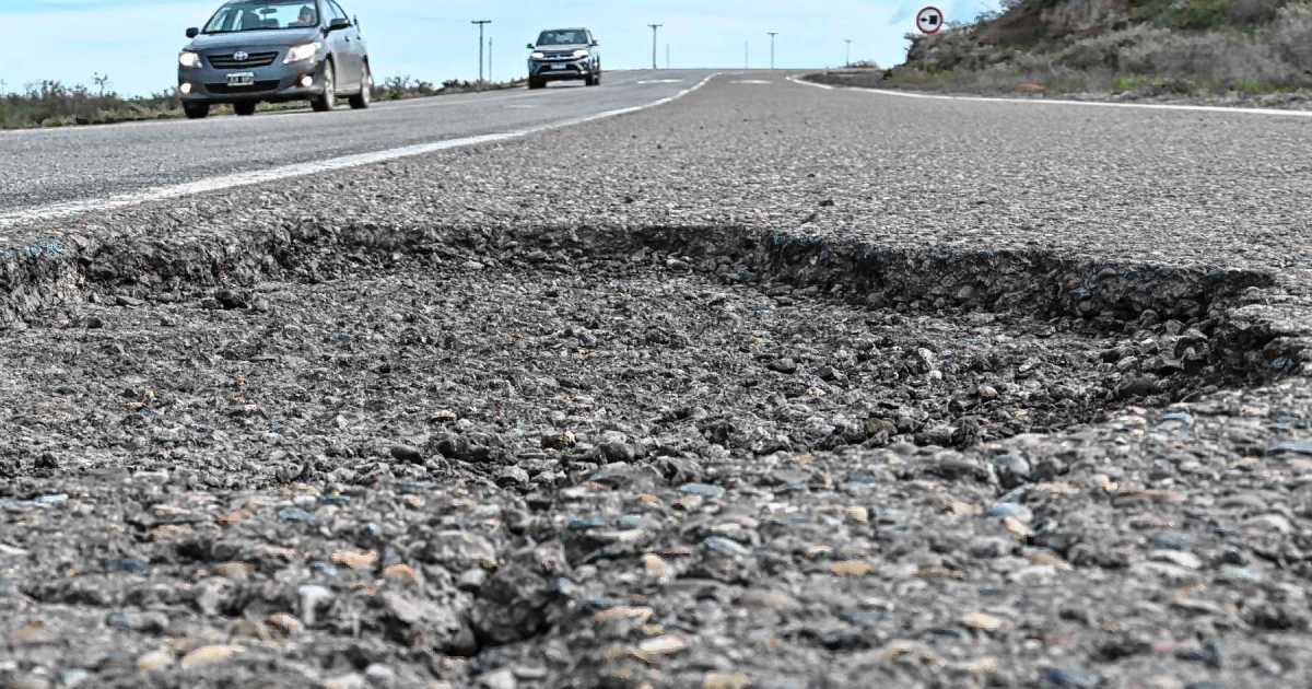 Weretilneck anunció la firma del traspaso de rutas y el Tren del Valle