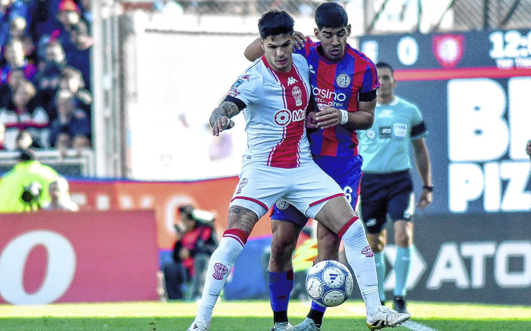 San Lorenzo y Huracán empatan 0-0 en un nuevo clásico
