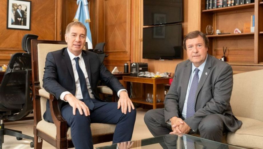 Río Negro firmó con Nación el traspaso de las rutas 22 y 151 y el Tren del Valle: “Es un día histórico para la provincia”
