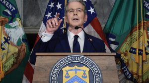 Estados Unidos lanzó una asfixia económica total contra Irán: Scott Bessent anunció un «Día D económico» y advirtió a bancos globales