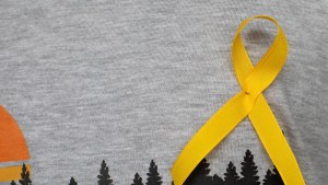 El mandato de la masculinidad «imposibilita solicitar ayuda»: por qué el suicidio afecta más a varones en Neuquén