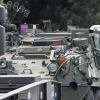 Imagen de El Ejército firmó con Estados Unidos el acuerdo para incorporar 235 vehículos blindados Stryker: qué funciones tendrán