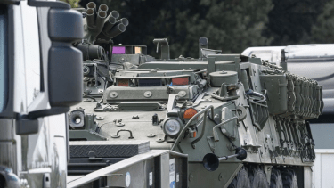 El Ejército firmó con Estados Unidos un acuerdo para incorporar 235 vehículos blindados Stryker: qué funciones tendrán