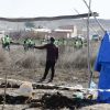 Imagen de Operativo por la toma en el oeste de Neuquén: la Policía comenzó a retirar carpas y casillas