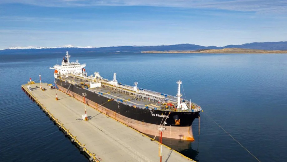 La llegada del buque VS Promise generó polémica en Tierra del Fuego.
