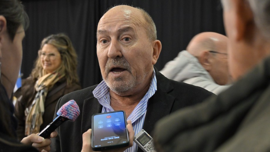 El presidente del Tribunal accedió a hablar en rueda de prensa al término del veredicto (foto Cecilia Maletti)
