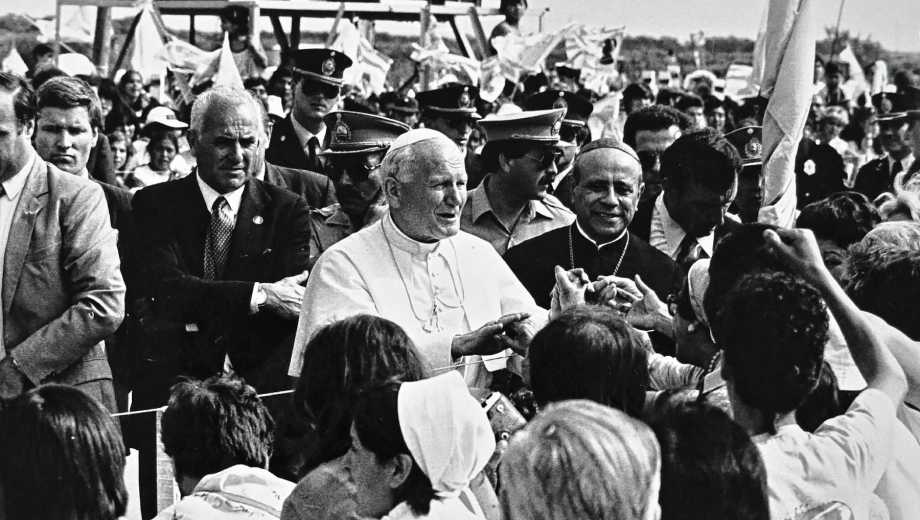El papa Juan Pablo II en Viedma. Foto: archivo Diario Río Negro 