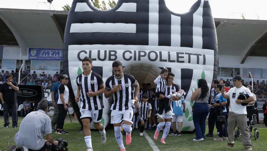 El Albinegro arranca la zona campeonato ante Huracán Las Heras en La Visera.