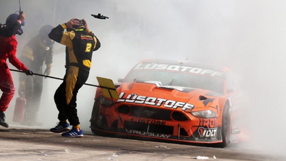 El uruguayo debió abandonar tras su accidentado paso por boxes. 