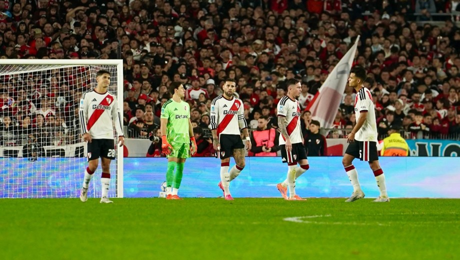 River volvió a perder y no sumó en el campeonato. (Foto: Maxi Failla -Clarín Fotografía)