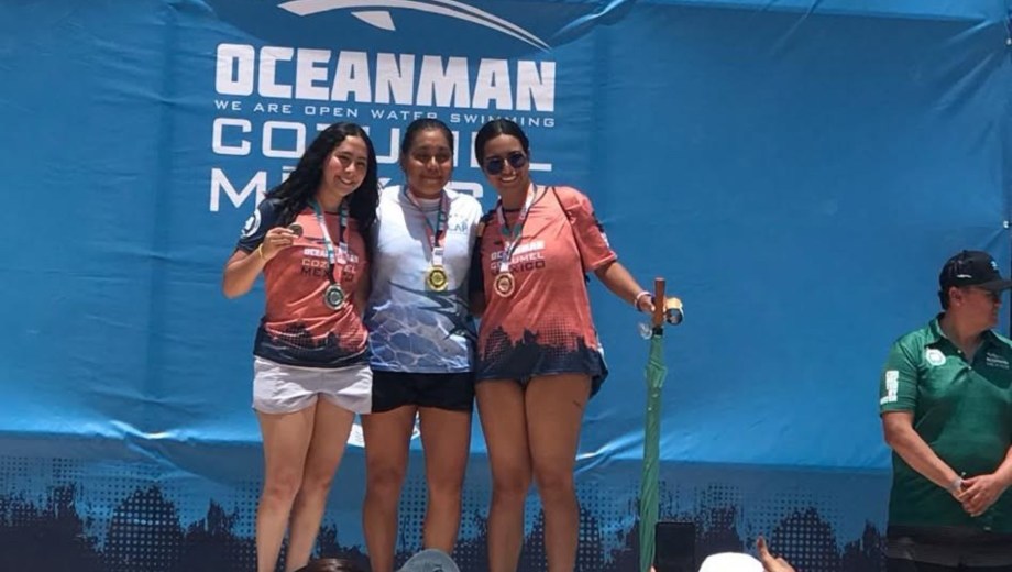 La nadadora de Bariloche se coronó campeona absoluta en México. (Foto: Manantial Deportivo)