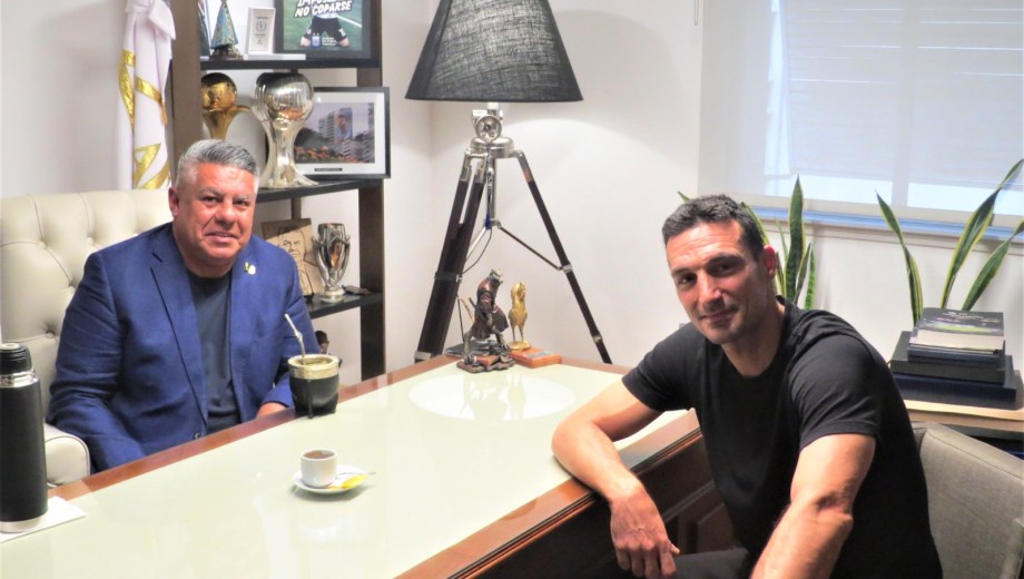 Chiqui Tapia espera que Scaloni siga en la Selección. (Foto: @Argentina)