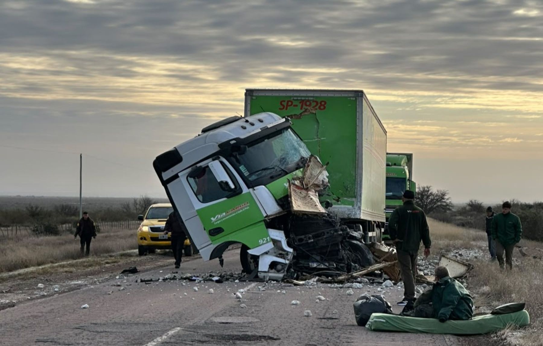Accidente entre camiones en La Pampa bloquea ruta 152