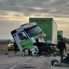 Imagen de Fuerte choque entre dos camiones en La Pampa: uno de ellos quedó bloqueando la ruta tras el impacto