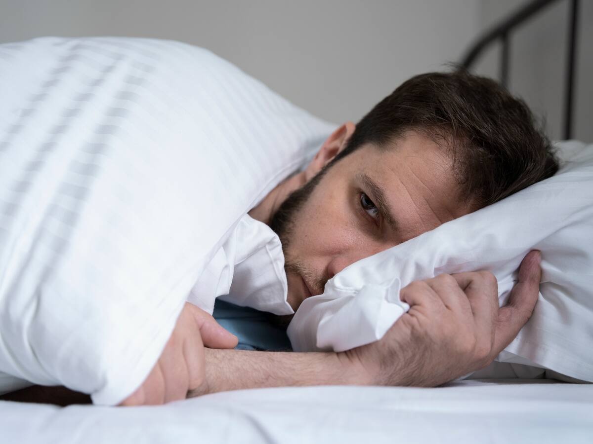 Causas del cansancio pese a dormir ocho horas