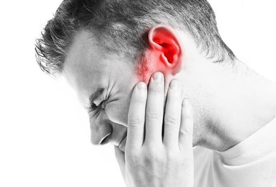 Por qué a veces escuchamos un pitido en el oído cuando está todo en silencio