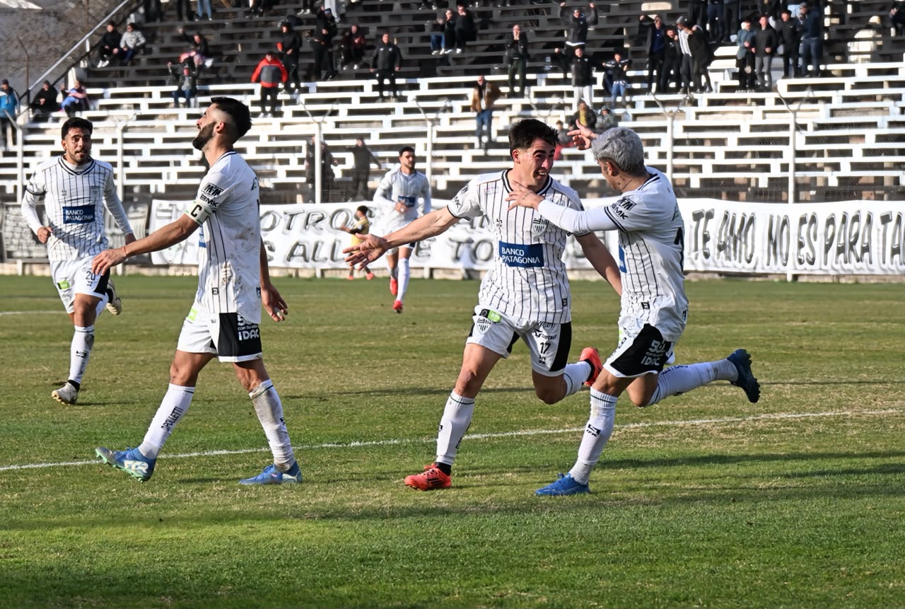 Cipolletti logró una victoria clave gracias al gol de Pettineroli