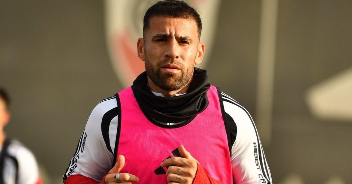 Otamendi destaca la unión del equipo ante la crisis en River Plate
