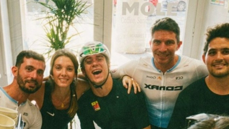 A pura bicicleta con Pechito López: los últimos días de vacaciones de Franco Colapinto
