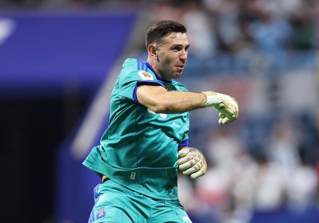 Juventus intensifica negociaciones por Emiliano Martínez