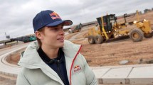 Imagen de Valentín Perrone visitó la obra en el Autódromo de Buenos Aires: «Sueño con correr acá»