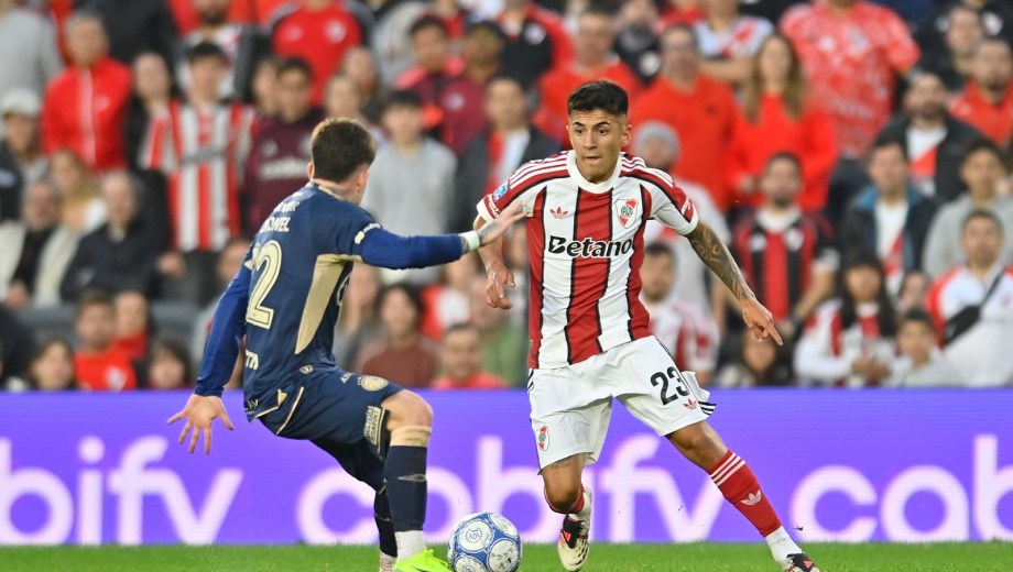 Thiago Almada debutó el último domingo en River. (Foto: @RiverPlate)