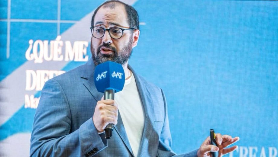 En su visita a Neuquén, Brum constató los muy buenos avances en el Ruca Che a la espera de la serie por los Qualifiers. 