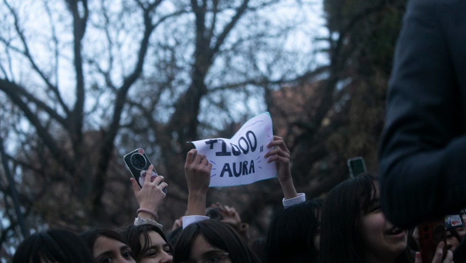 Jóvenes participaron de la batalla de "farmear aura" en Viedma. Foto: Pablo Leguizamon.